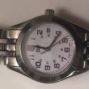 Swiss Army Alliance Quartz Women's Watch needs a battery